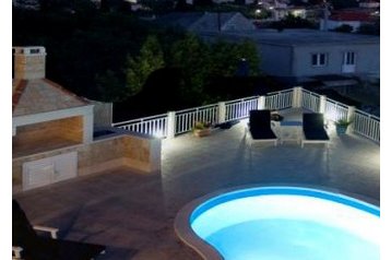 Hrvaška Chata Sumartin, Eksterier